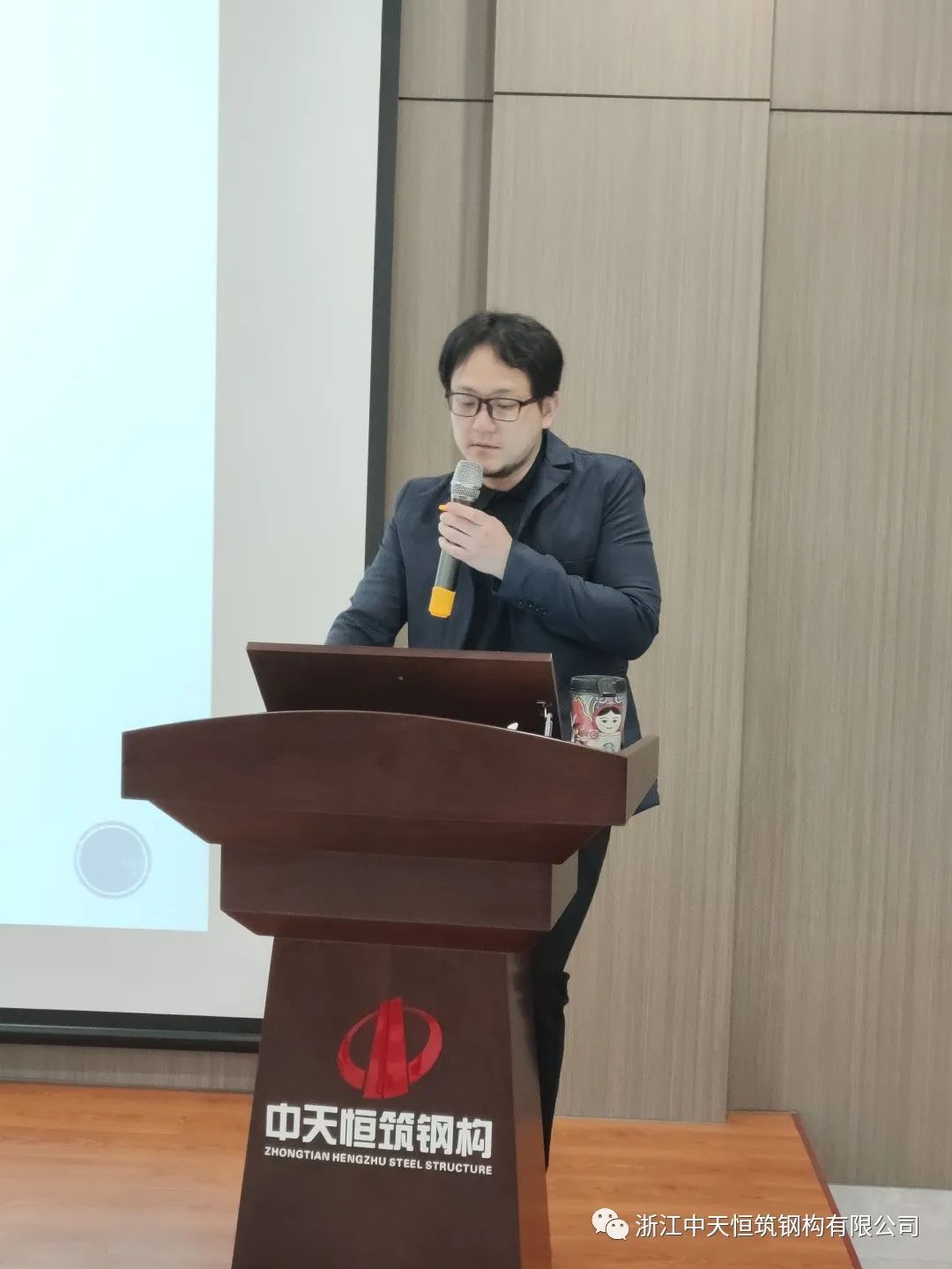 zhongt001.jpg zhongt001.jpg